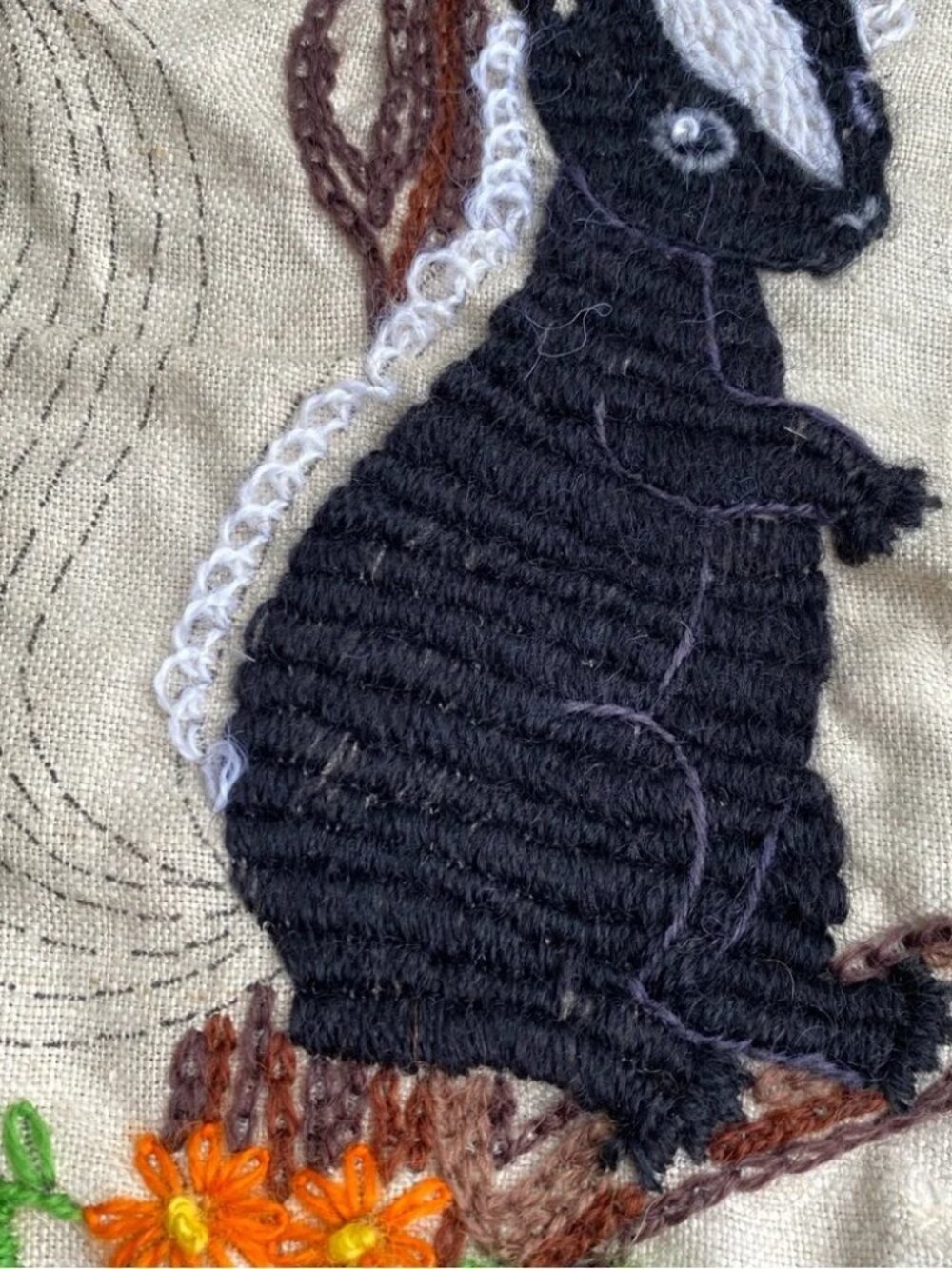 Vintage 70s Bucilla 8226 crewel Furry Friends needlepoint kit raccoon skunk - Picture 9 of 11